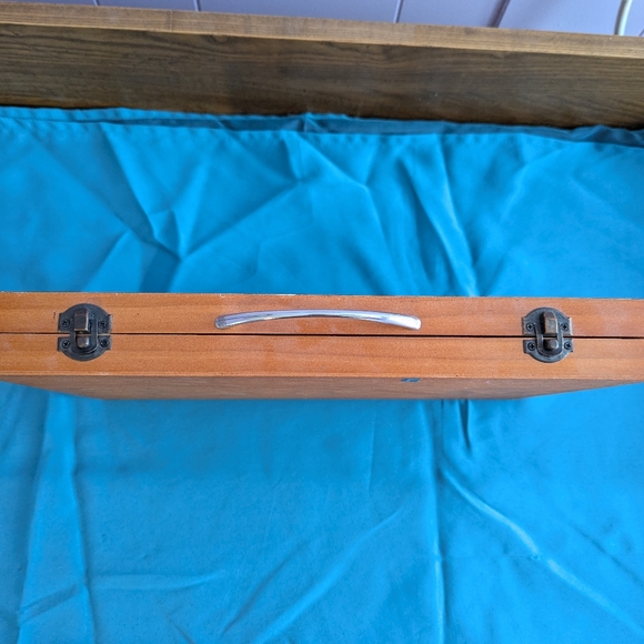 NEW Art Kit in Wooden Box with Handle - Picture 3 of 3